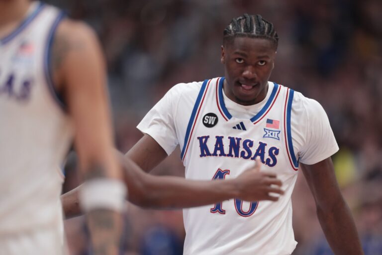 Flory Bidunga, Kansas End Arizona’s Unbeaten Run as Wildcats Stay No. 1 in AP Poll